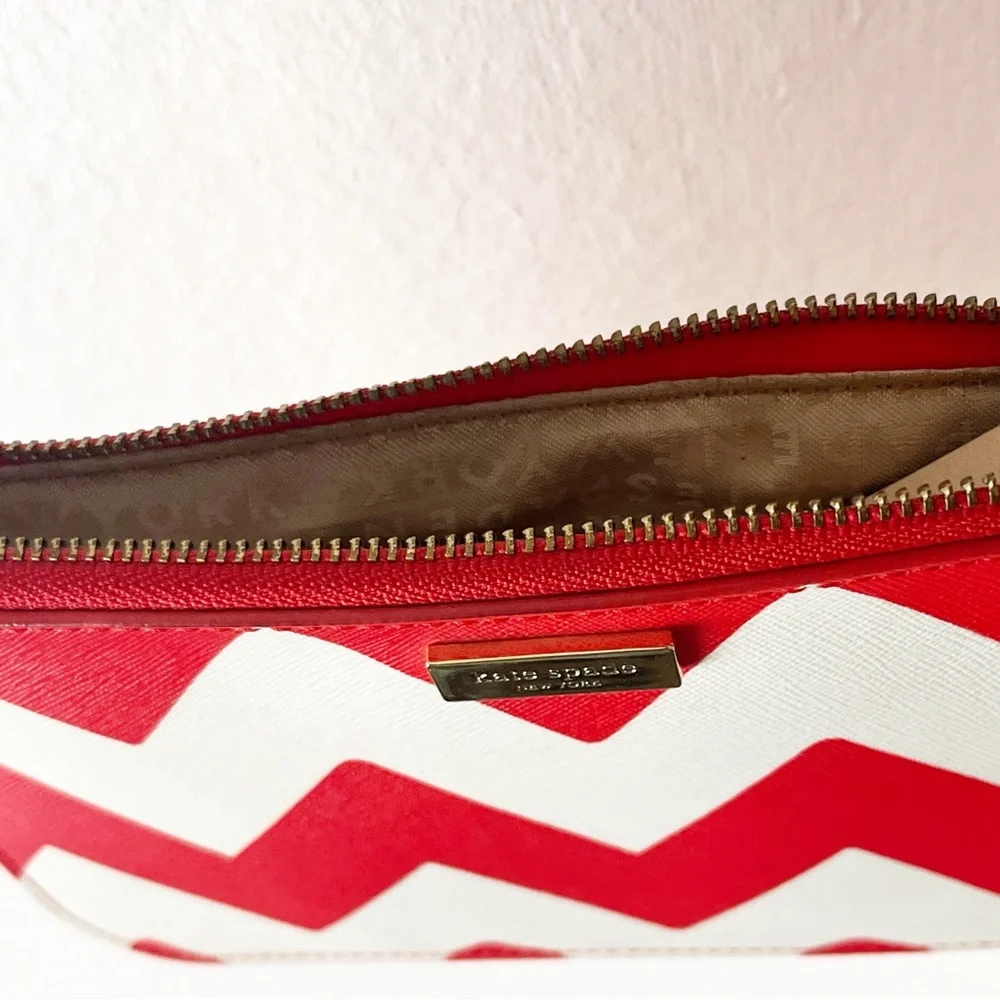 KATE SPADE South of the Border Lolly Red White Chevron Pattern Wristlet Boho